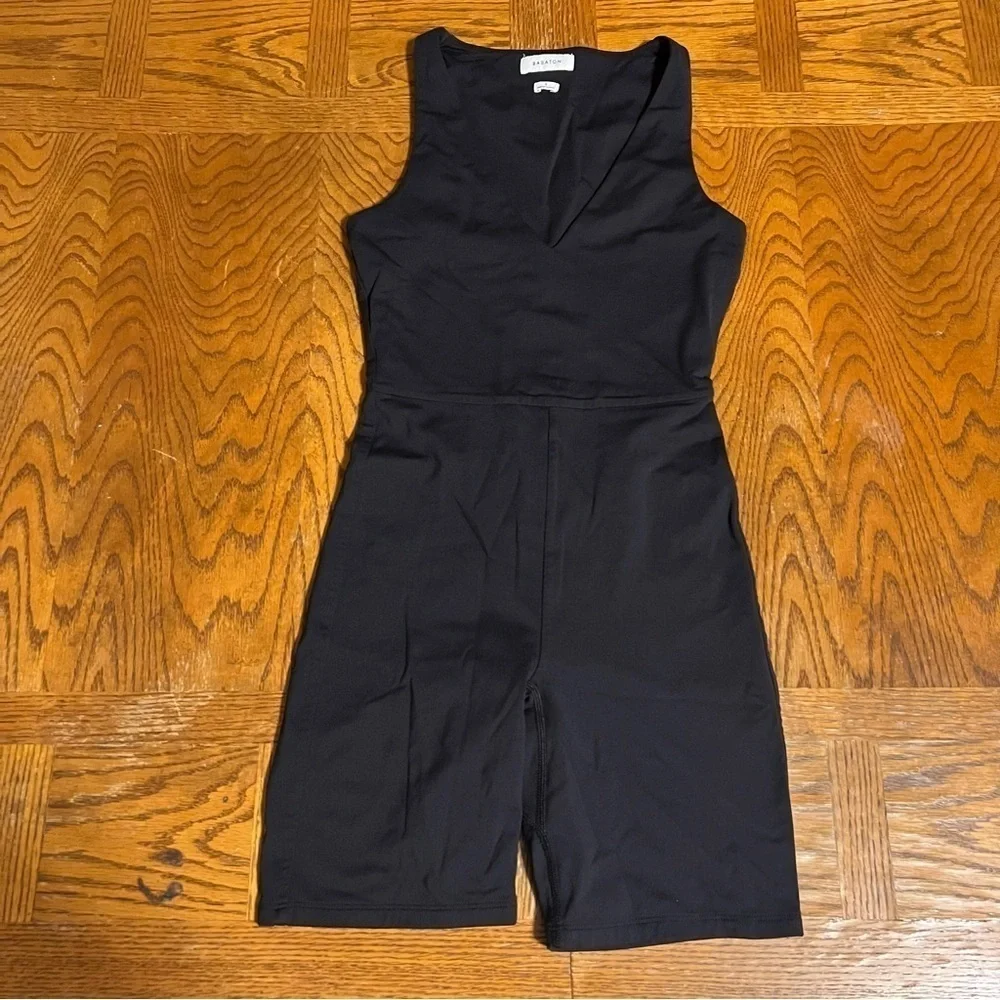 Aritzia Babaton Contour V-Neck Shorts Romper Sz S in Black Athletic